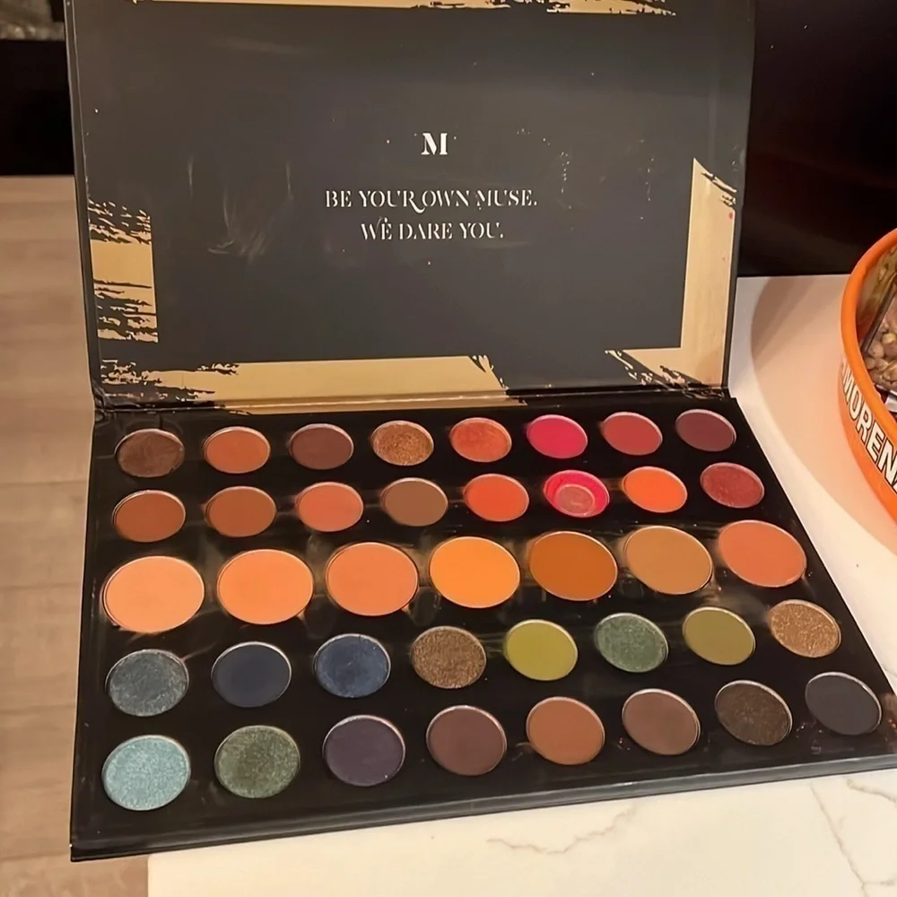 Morphe Large Eyeshadow Palette Dare To Create 39A